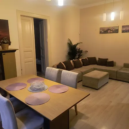 Apartment Oasis In The Old Town Kosice Exterior photo
