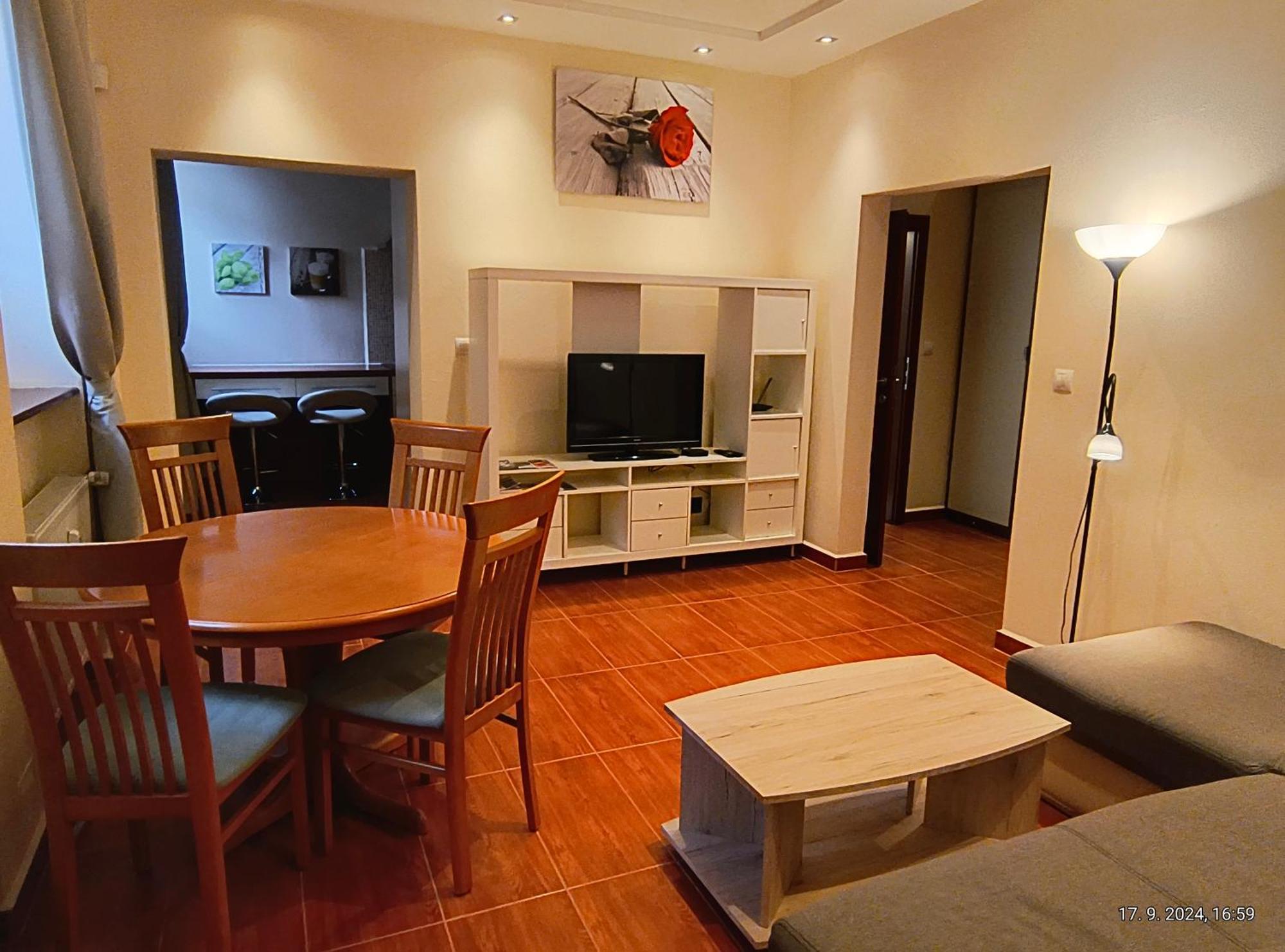 Oasis In The Old Town Apartment
