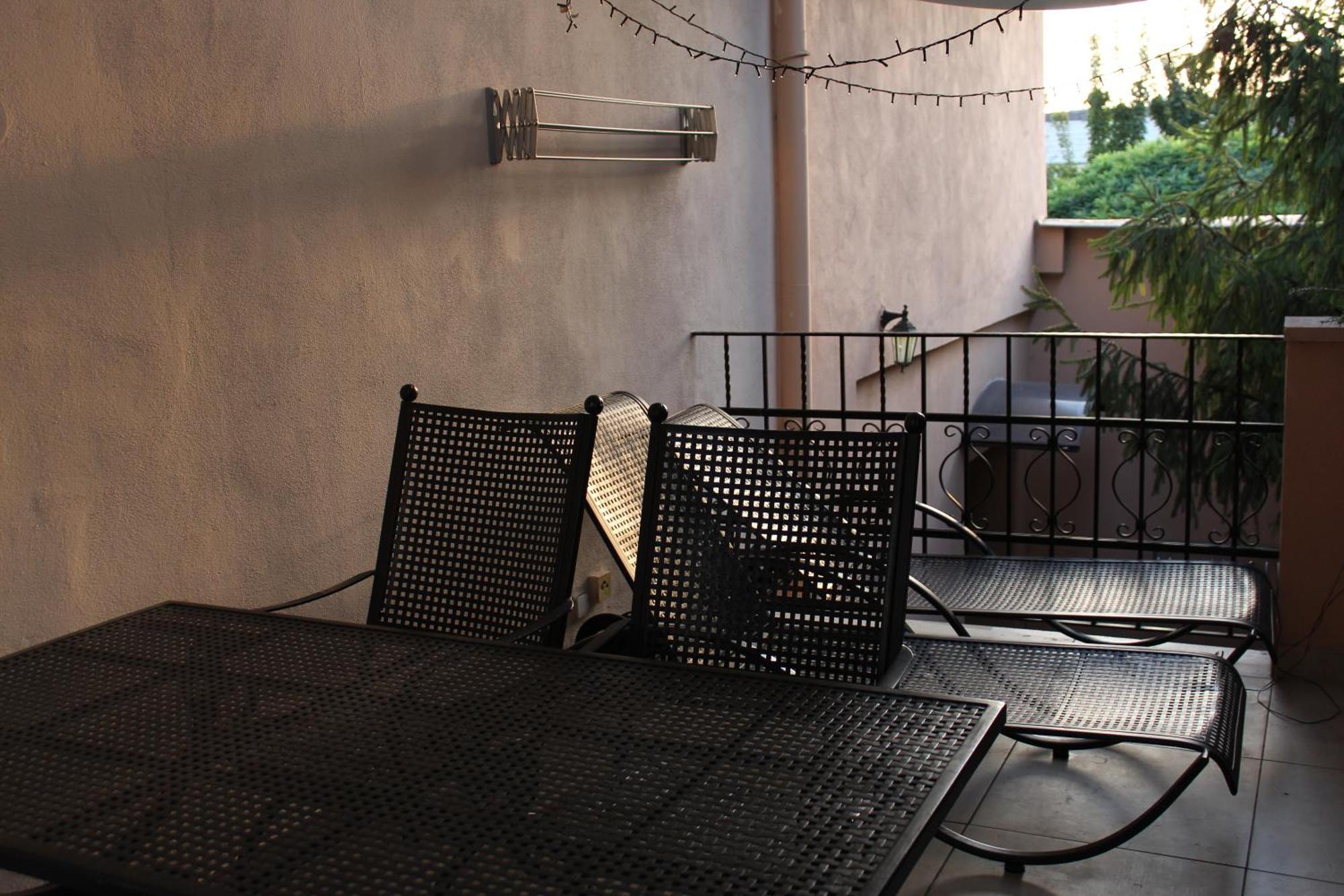 Oasis In The Old Town Apartment